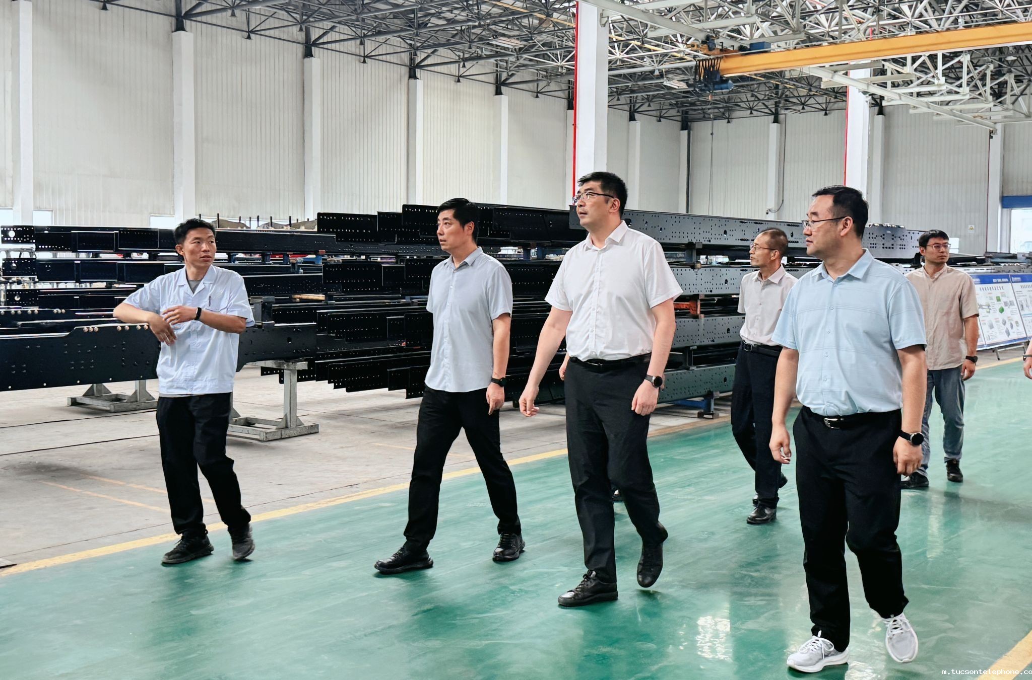 张晓晖带队赴新疆走访调研